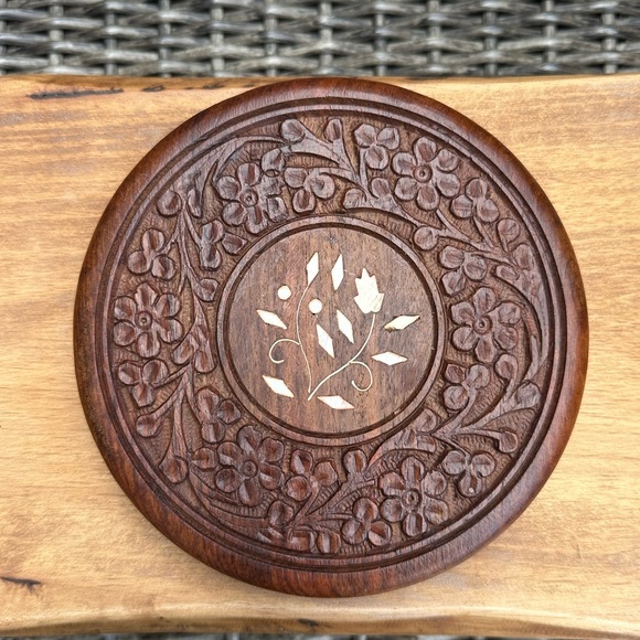 Hand-Carved Wooden Floral Trivet with Mother of Pearl Inlay – Boho Cottagecore - Picture 3 of 4